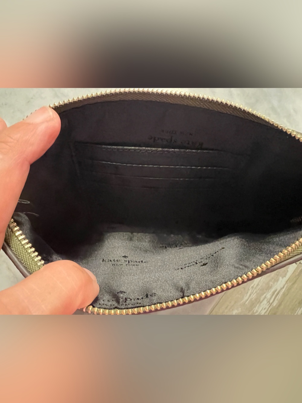 EUC! Kate Spade ♠️ Enchanted Green pebbled leather L-Zip Wristlet/Clutch$138! - Picture 9 of 10